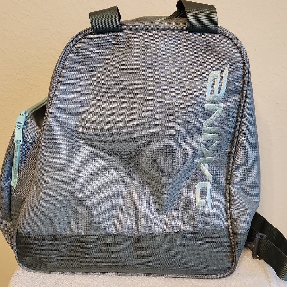 Dakine Gray/Green Travel Gear Bag with Light Green Logo and Zipper